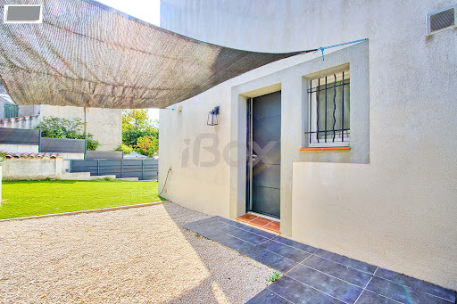 House with garden 2
