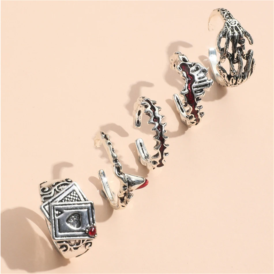 Conjunto de anillos de aleación de diseño especial y frío, tendencia moderna. Perfecto para un estilo único y a la moda.