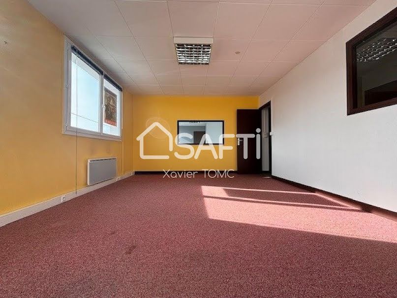 Location  locaux professionnels  185 m² à Arras (62000), 2 500 €