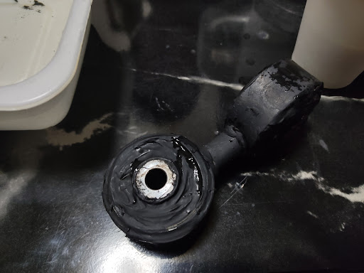 156 932a1のトルクロッド エンジンマウント Diy 靴底補修剤 アルファロメオに関するカスタム メンテナンスの投稿画像 車のカスタム情報はcartune
