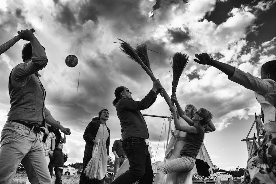 Fotógrafo de casamento Aleksey Korolev (alexeykorolyov). Foto de 16 de setembro 2015