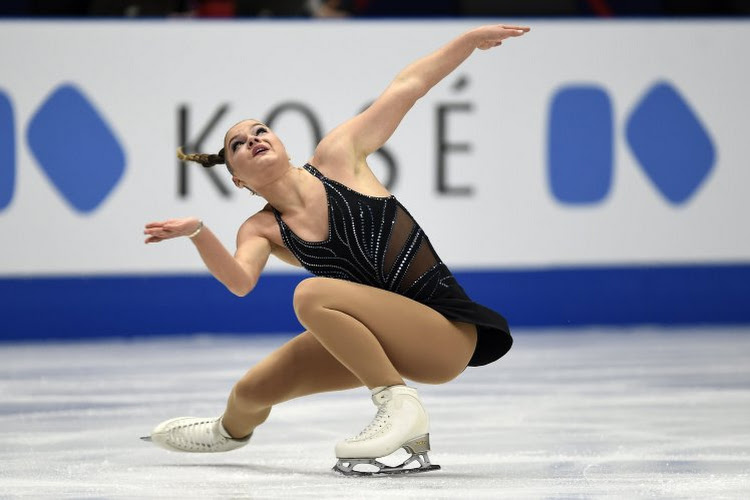 Dan toch geen podium voor Loena Hendrickx op EK kunstschaatsen: landgenote zakt van tweede naar vierde plaats 