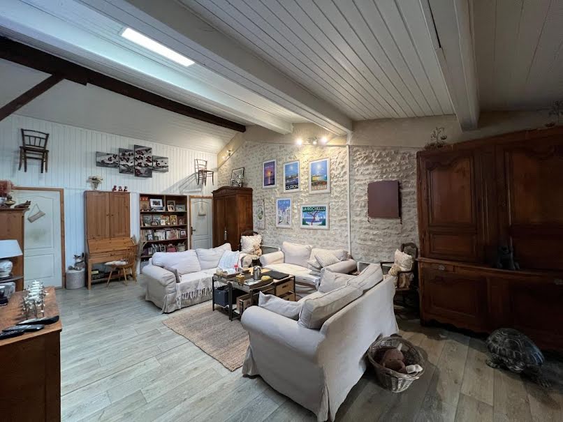 Vente maison 4 pièces 131 m² à Saint-Jean-d'Angély (17400), 160 500 €