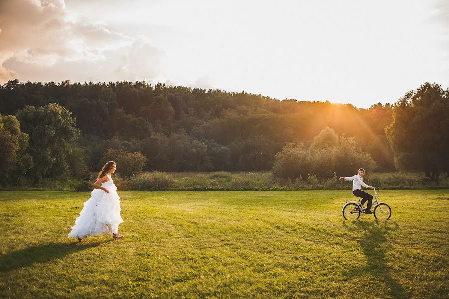 Fotógrafo de casamento Slava Semenov (ctapocta). Foto de 23 de agosto 2013