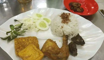 Nasi Uduk & Ayam Goreng Mas Miskun photo 