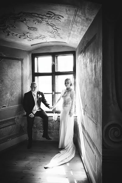 婚禮攝影師Anett Bakos（anettphoto）。2017 3月13日的照片