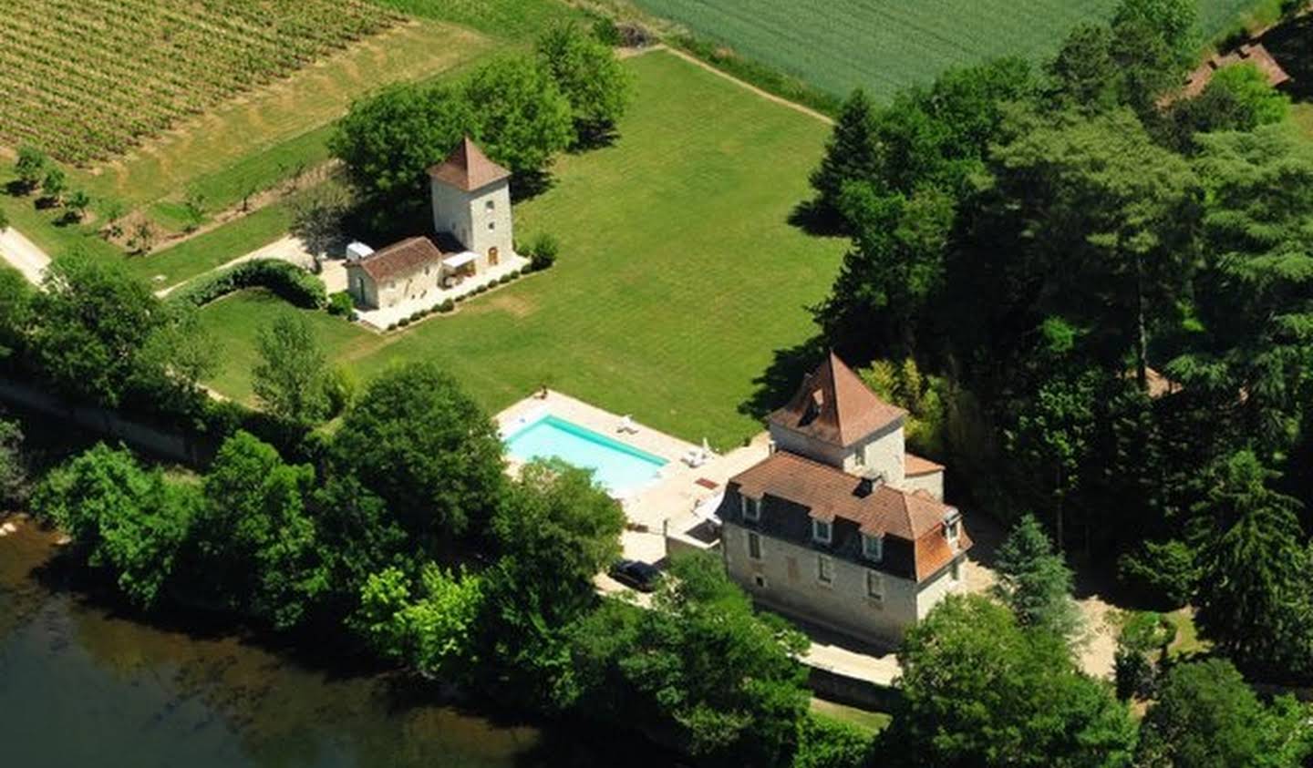 House with pool Puy-l'Evêque