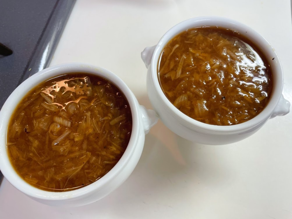 いちいち鍋に目をやる必要なし 超簡単に飴色の オニオンスープ が作れるレシピをご紹介 Trill トリル