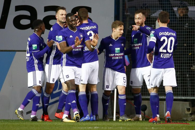 Erg straf: Anderlecht-target schrijft clubgeschiedenis met zevende doelpunt op rij