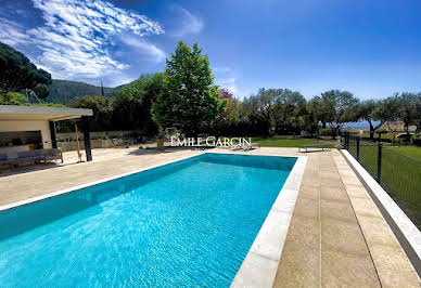 Villa with pool 4