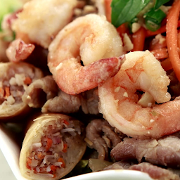 B7. Lemongrass Beef and Fried Shrimp (4 Pieces) Vermicelli Bowl