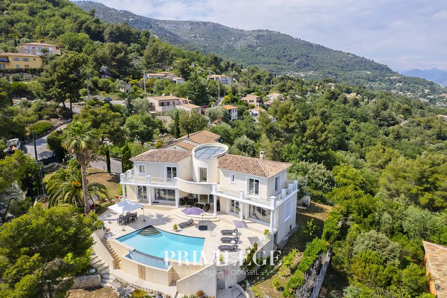 Vente villa 5 pièces 200 m² à Carros (06510), 999 000 €