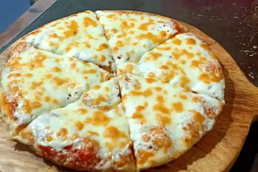Classy Veg Margherita Pizza