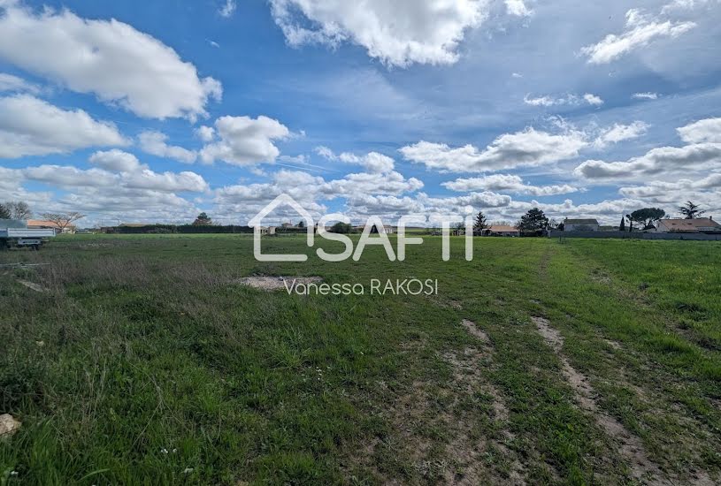  Vente Terrain à bâtir - 1 856m² à Saint-Jean-d'Angély (17400) 