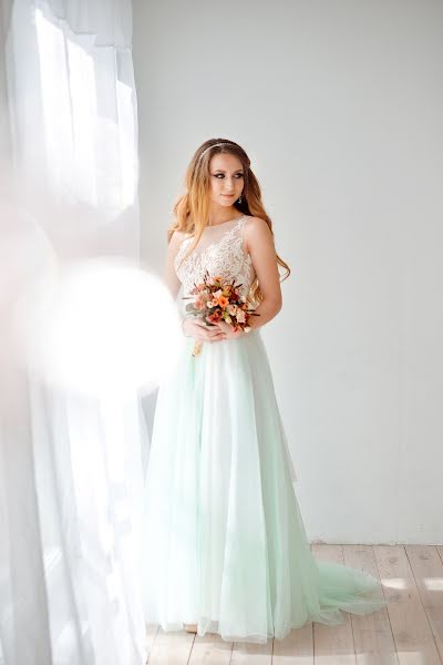 Wedding photographer Elena Gavrilenko (lgavrilenko92). Photo of 19 April 2017