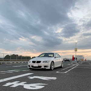 320i