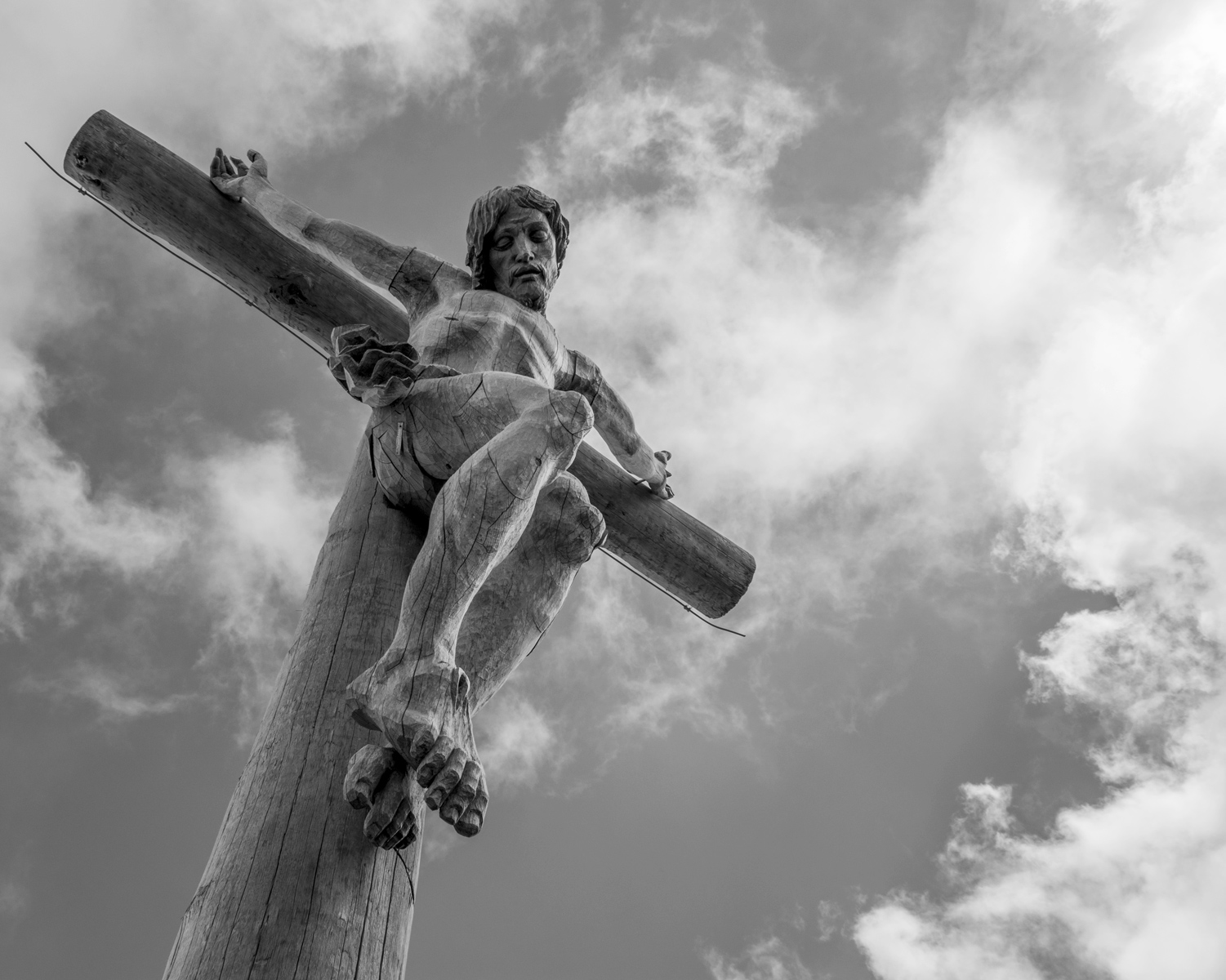 Cristo in croce sul Seceda di fernando rugge