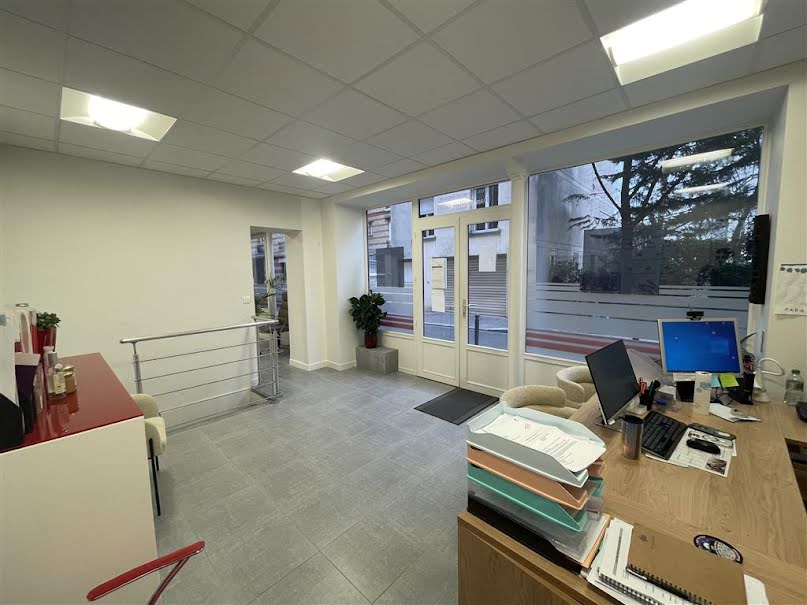 Location  locaux professionnels  52 m² à Paris 12ème (75012), 2 073 €