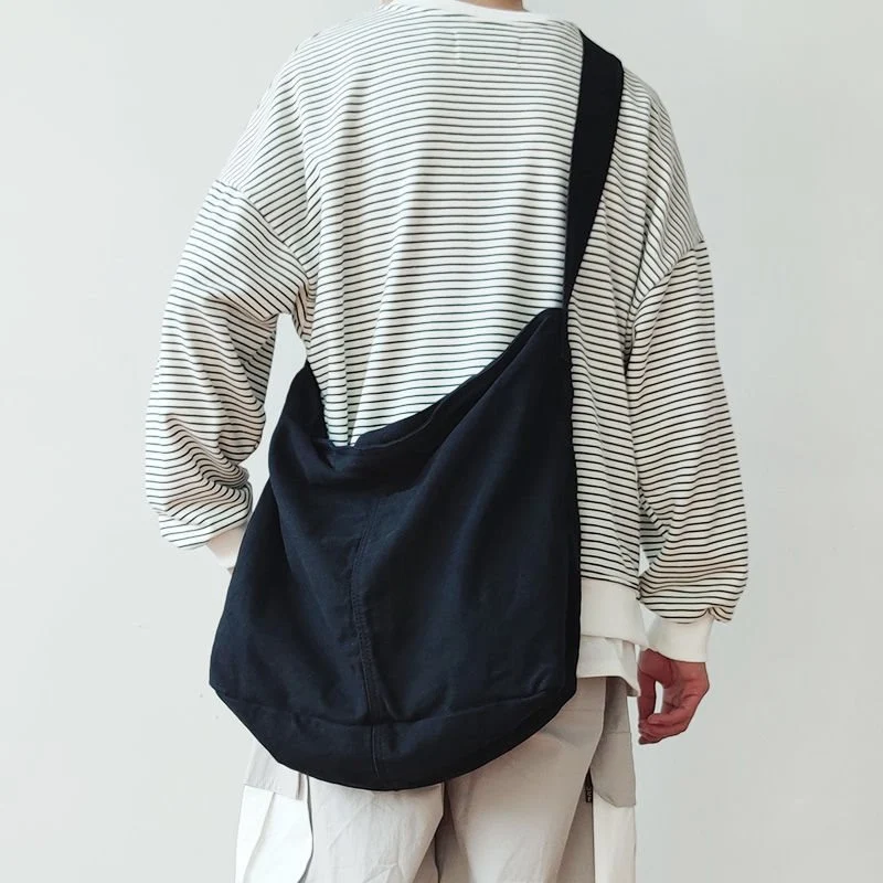 Sac Bandoulière Japonais Loisirs Grande Capacité Idéal pour le Quotidien et les Voyages Messenger Bag Spacieux pour Ordinateur, Documents et Plus