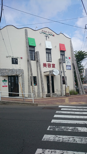 白樺風な建物