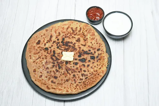 Mooli Pyaaz Egg Paratha With Curd