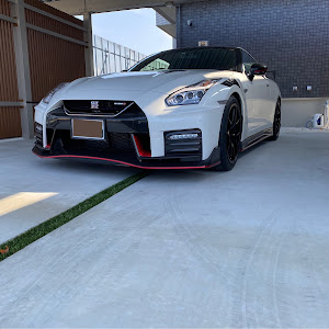 NISSAN GT-R R35