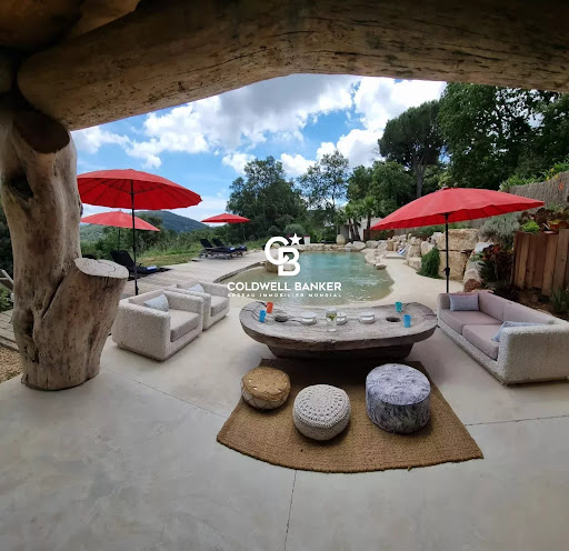 Maison avec piscine 1