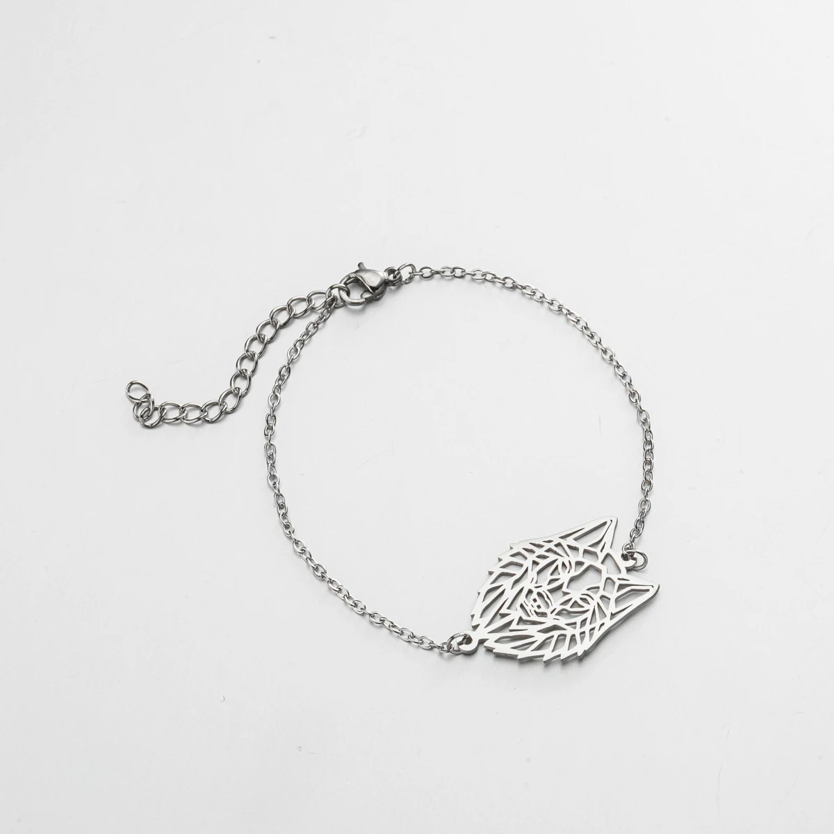 Title 4, Ins Hollow Wolf All-match hanger armband, een v...