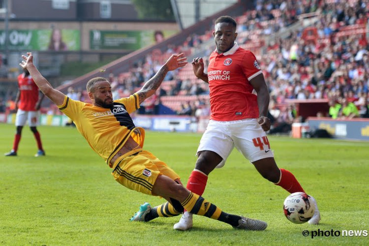 Un médian offensif belge signe en League One