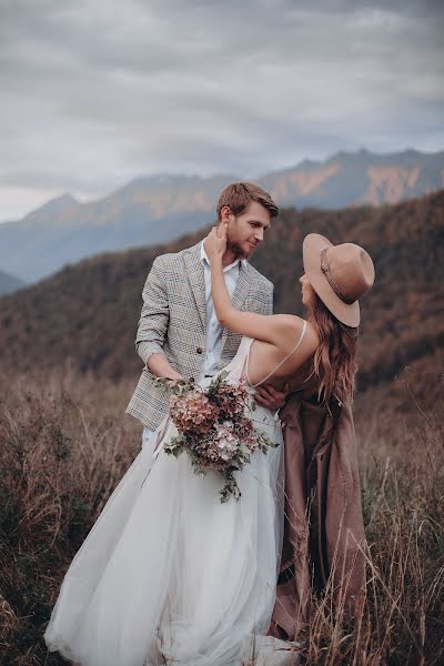 Fotógrafo de casamento Valeriya Uzhkuris (byvaleri). Foto de 14 de novembro 2018