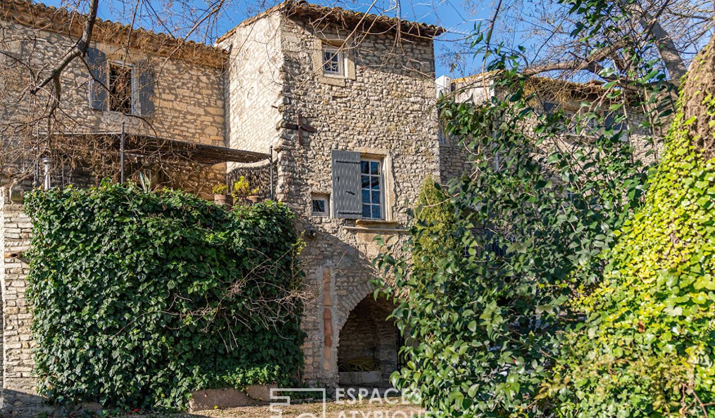 House with pool and terrace Nimes