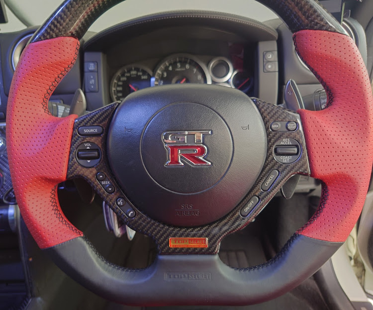 NISSAN GT-Rのパドルシフト・shiftkoncepts・TOP SECRET・福島県いわき市・お盆休みに関するカスタム事例の投稿画像1枚目