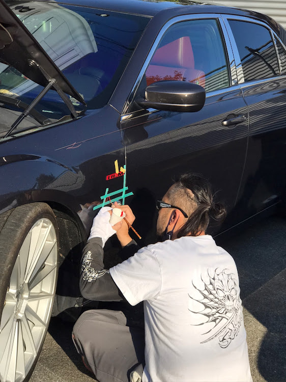 300Sの繋がり大事にしたい・アメ車好き・GRAND ARTS・ピンストライプ・仕事男の背中に関するカスタム事例の投稿画像5枚目