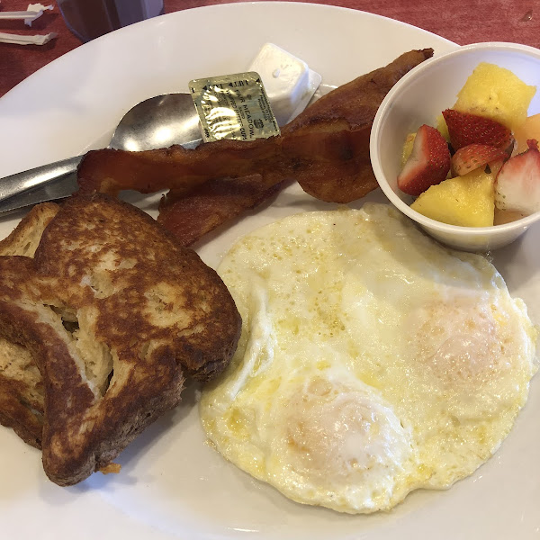 I got the classic breakfast (bacon, eggs, and gf toast). *For the toast (depending on your severity), specify you want it toasted on their char grill so there’s no cross contamination*