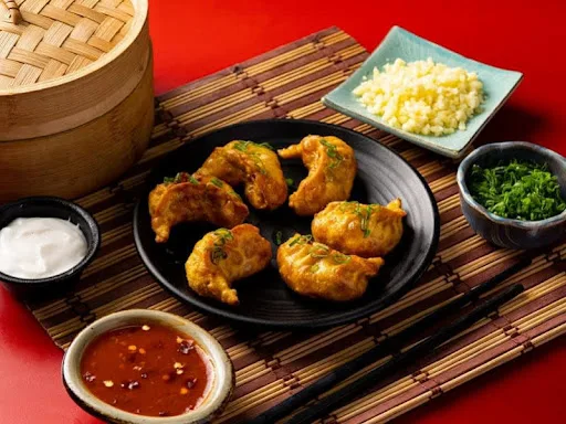 Chicken Cheese Deep Fried Momos (6Pcs)