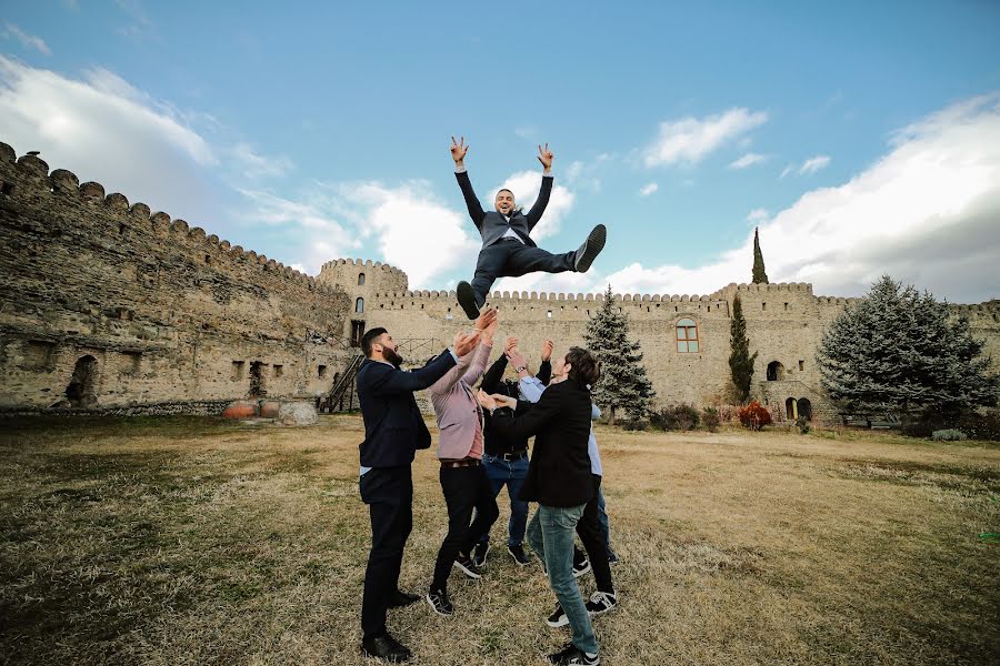 Fotógrafo de casamento Tornike Saakadze (tsaaka). Foto de 13 de fevereiro 2022