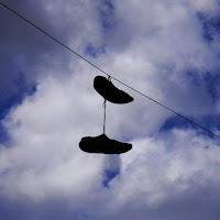 The dangling shoes di 