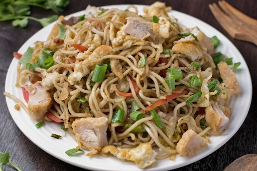 Egg Chicken Hakka Noodles