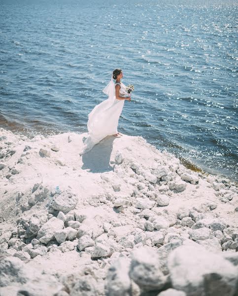 Fotógrafo de casamento Denis Khuseyn (legvinl). Foto de 6 de março 2021