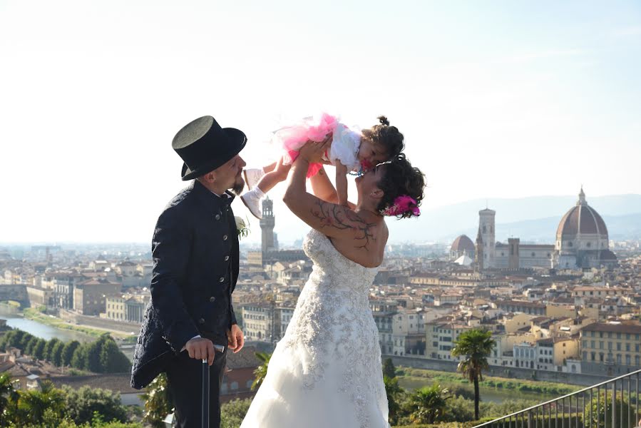 Fotografo di matrimoni Alessandro Papi (alessandropapi). Foto del 3 gennaio 2020