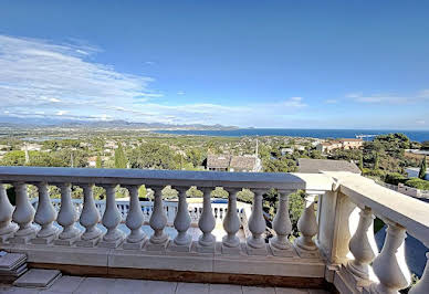 Villa with pool and terrace 4