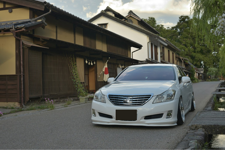 クラウンロイヤルの遠征・景色よかった・撮ってもらったシリーズ・フルスモ合法にしてくれ・自業自得に関するカスタム事例の投稿画像1枚目