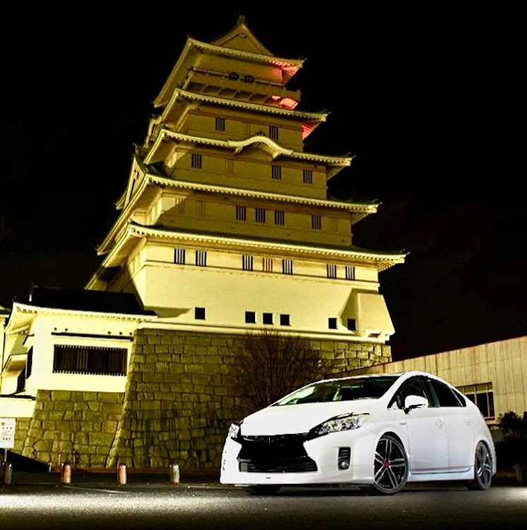 プリウスの▱▱通勤怪足▱▱・＝Y•G•T•C＝・雑過ぎでど〜もサーセン🙇🏻‍♂️💦に関するカスタム事例の投稿画像1枚目