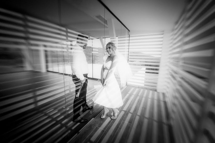 Wedding photographer Nicolai Buruiana (neostudio). Photo of 18 November 2020