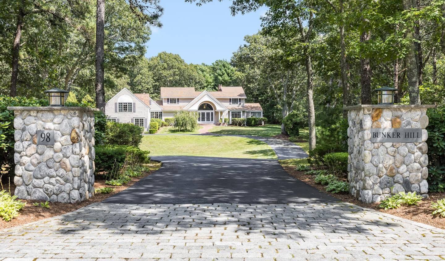 House with pool and garden Osterville