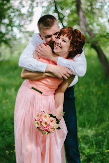 Fotógrafo de casamento Ayrat Shakirov (shakirovairat). Foto de 16 de julho 2016