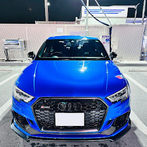 RS3 セダン