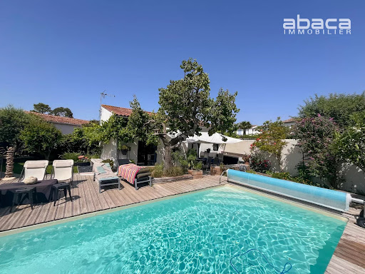 House with pool 2