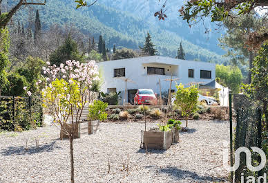 Maison avec piscine 1