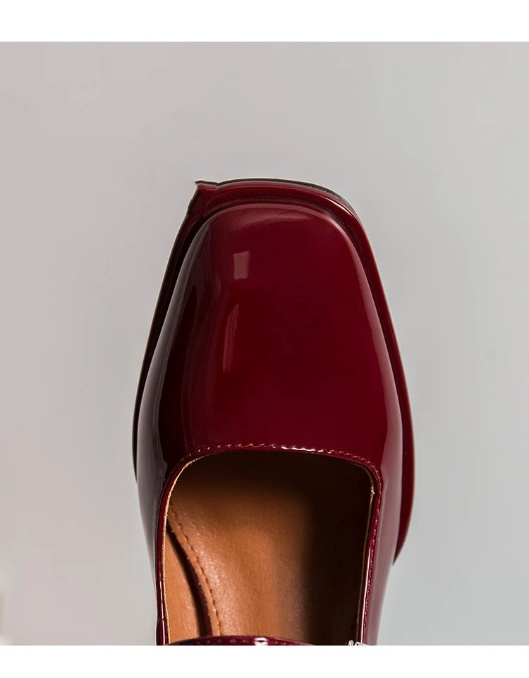 Title 8, Buty damskie vintage z grubym obcasem i lakiero...